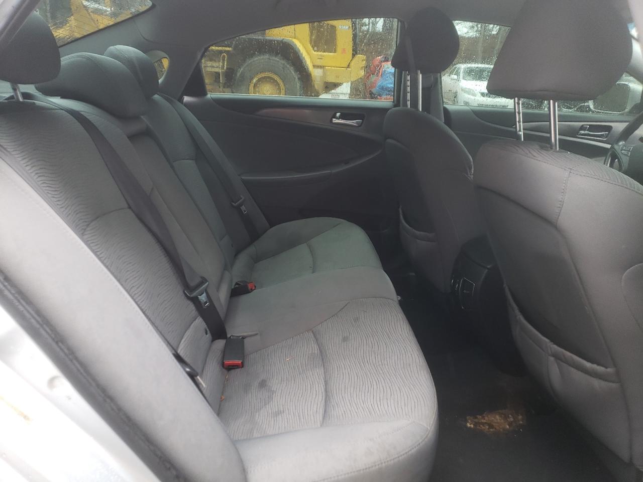 Photo 6 from auction – 2012 HYUNDAI SONATA HYB with VIN KMHEC4A46CA027378