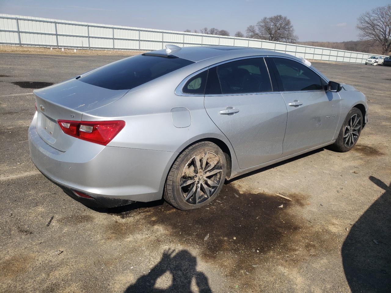 Photo 4 from auction – 2017 CHEVROLET MALIBU LT with VIN 1G1ZE5ST3HF160629