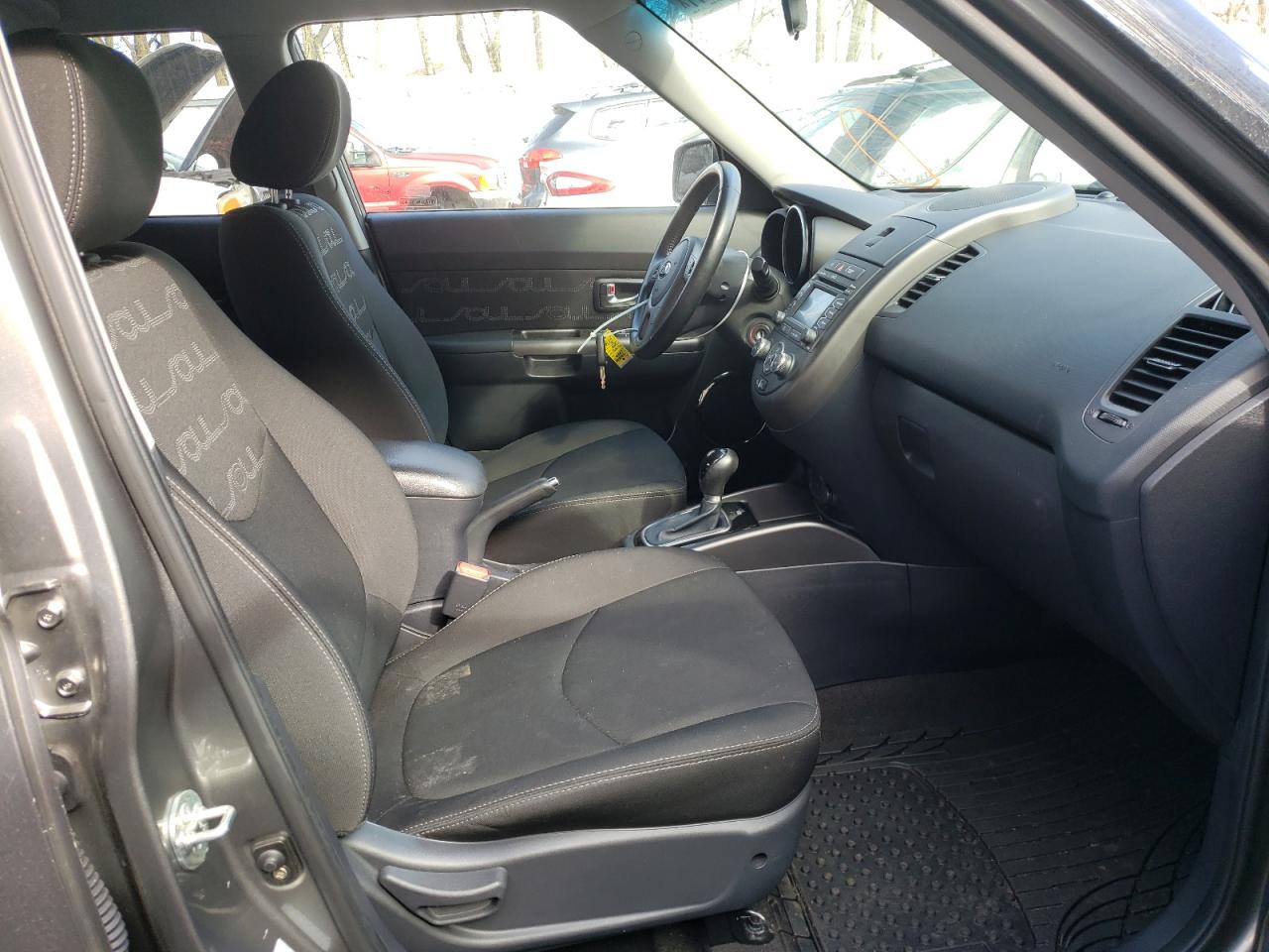 Photo 5 from auction – 2013 KIA SOUL + with VIN KNDJT2A61D7634098