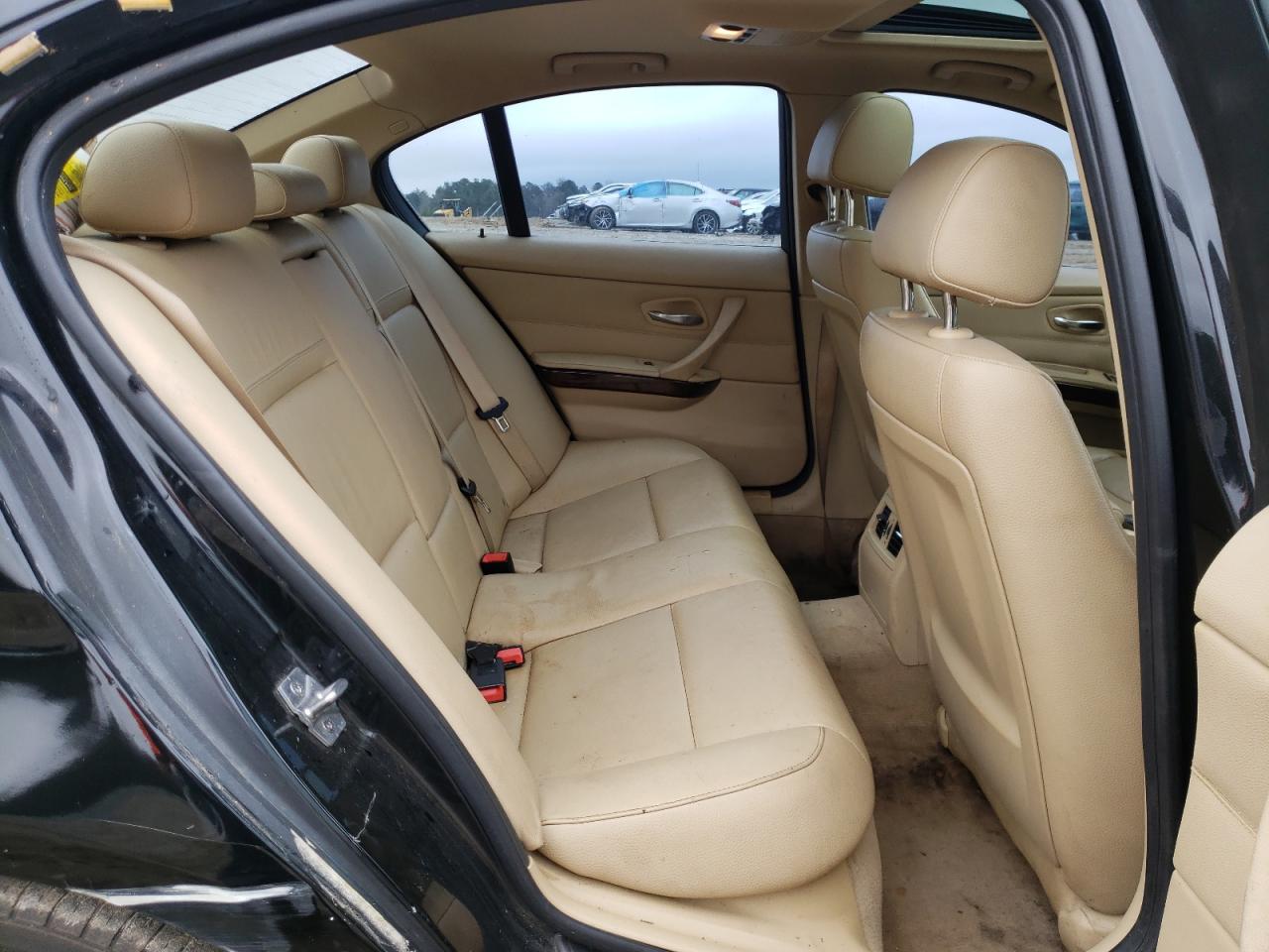 Photo 6 from auction – 2011 BMW 328 I with VIN WBAPH7G58BNN05210