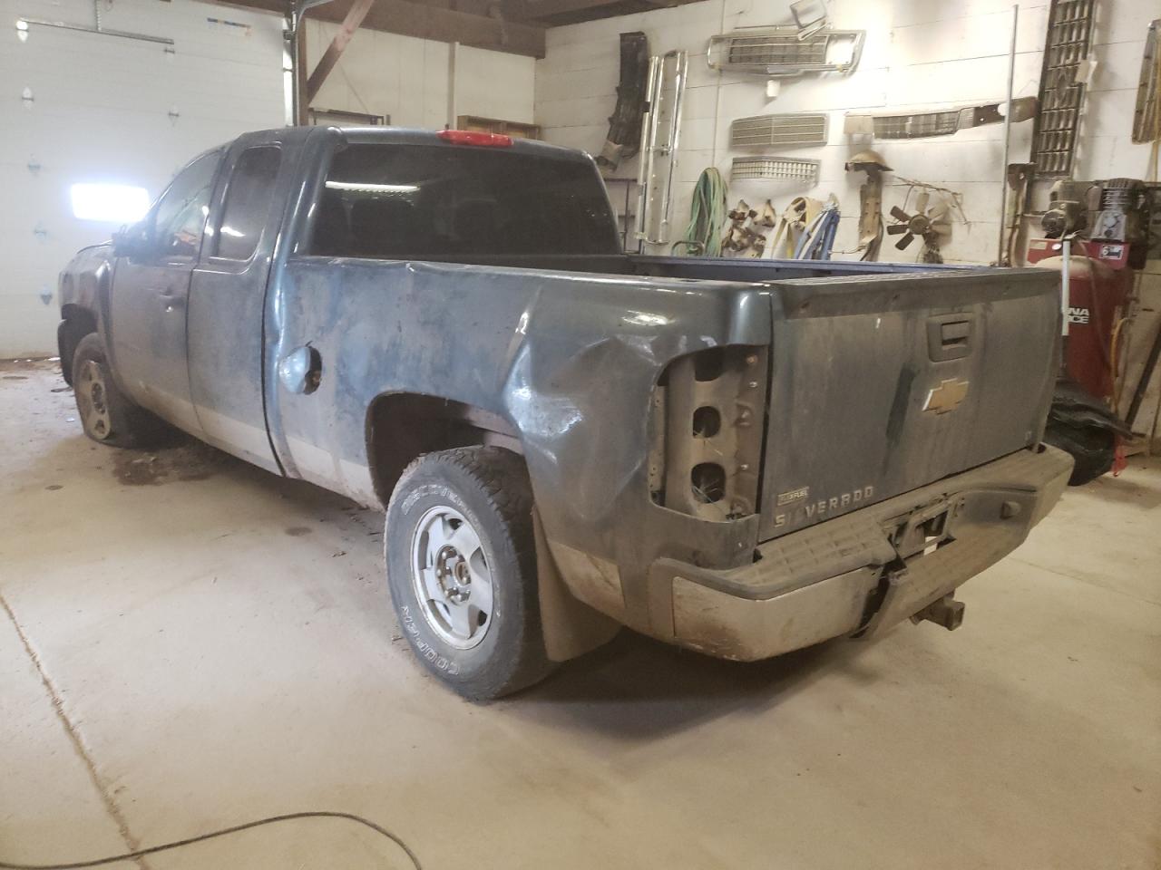 Photo 3 from auction – 2007 CHEVROLET SILVERADO with VIN 1GCEK19037Z646602