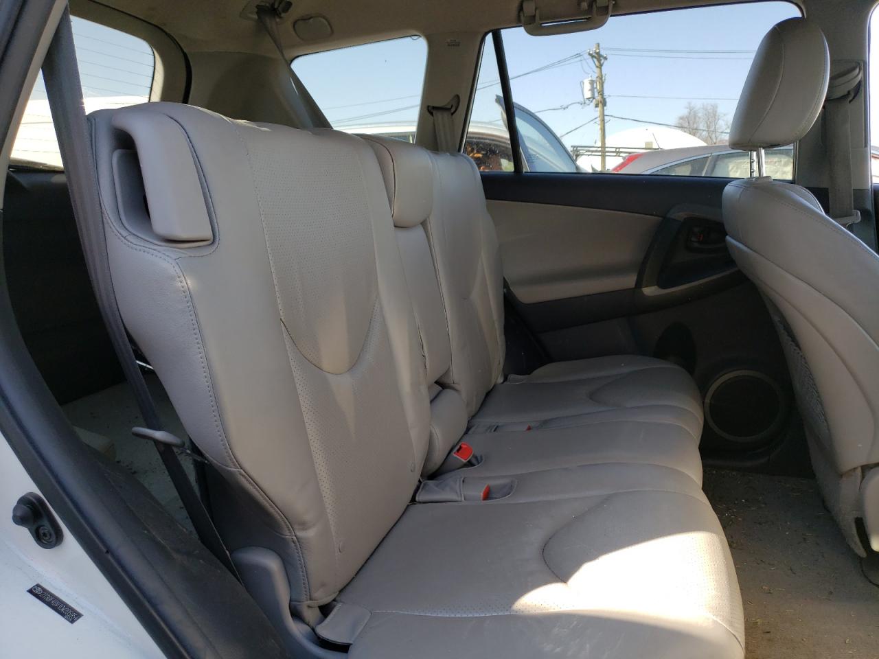 Photo 6 from auction – 2012 TOYOTA RAV4 LIMIT with VIN 2T3DF4DV1CW205954