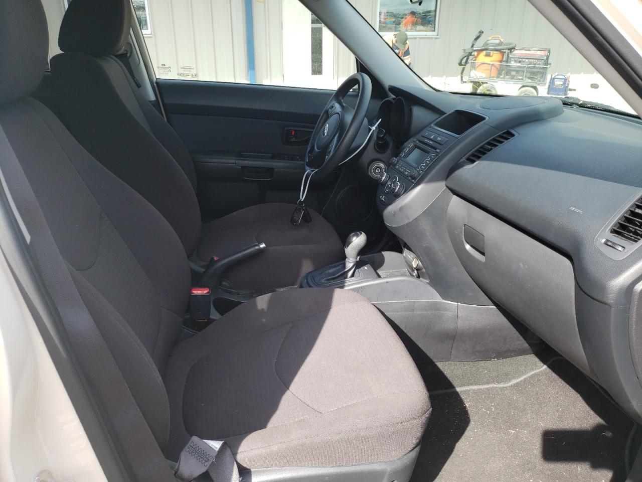 Photo 5 from auction – 2013 KIA SOUL with VIN KNDJT2A51D7759285