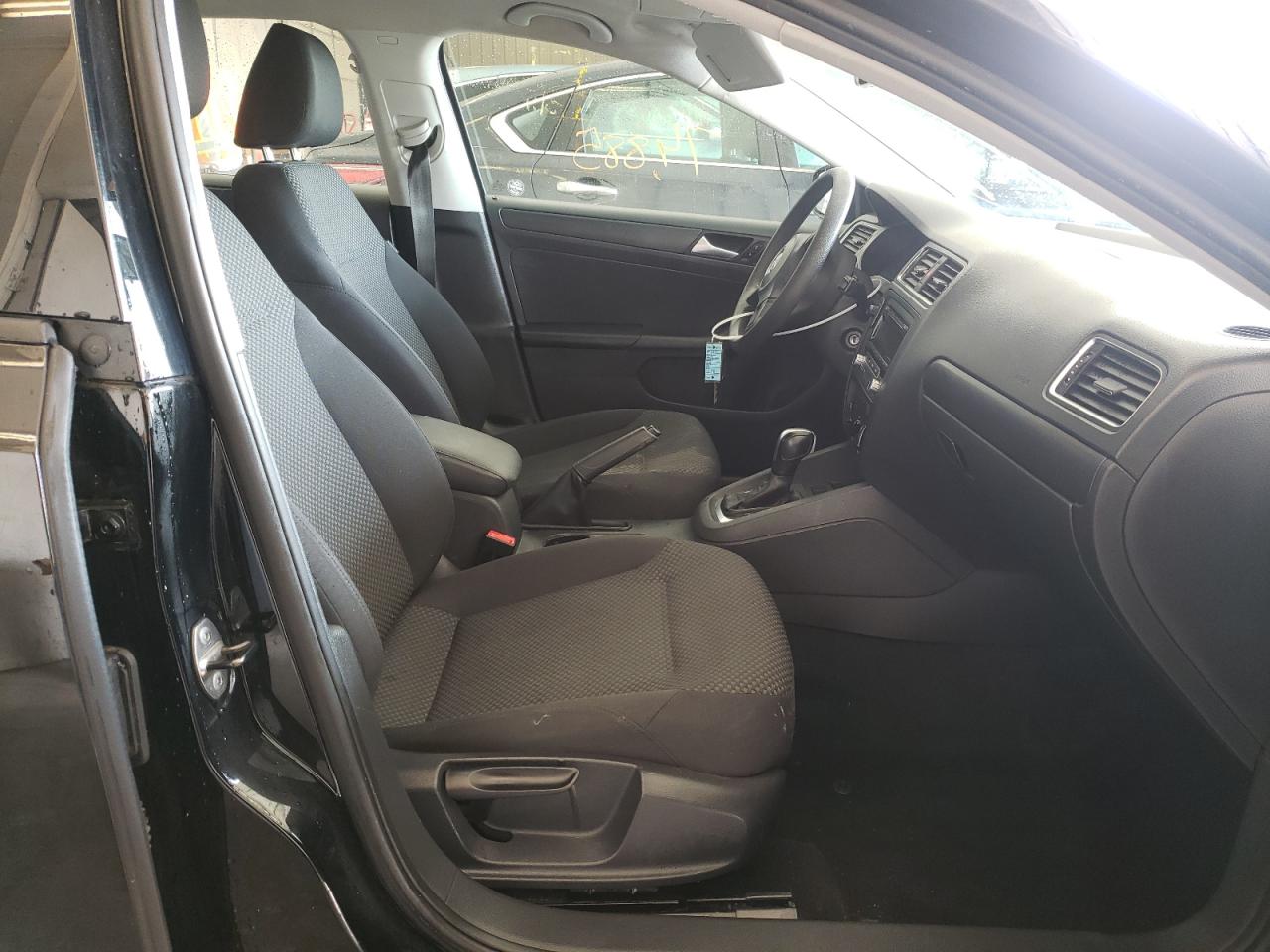 Photo 5 from auction – 2013 VOLKSWAGEN JETTA BASE with VIN 3VW2K7AJ0DM275564