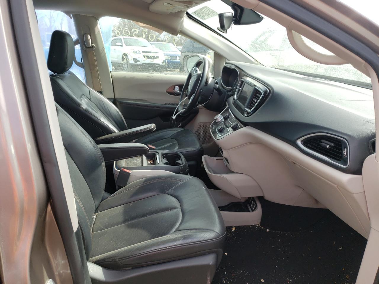 Foto 5 de la subasta – 2018 CHRYSLER PACIFICA T con VIN 2C4RC1BG4JR256826