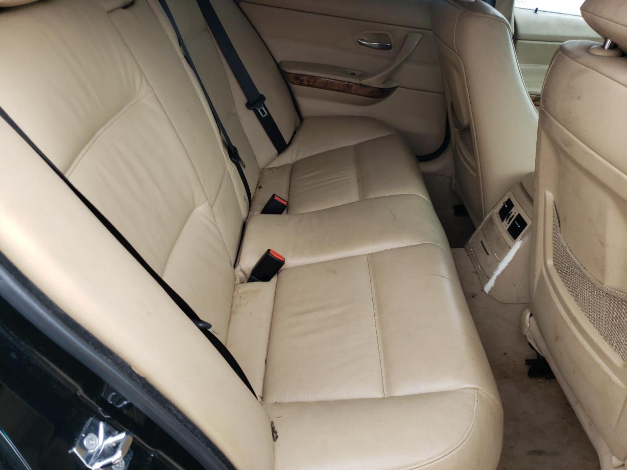 Photo 6 from auction – 2006 BMW 325 I with VIN WBAVB135X6KX51226