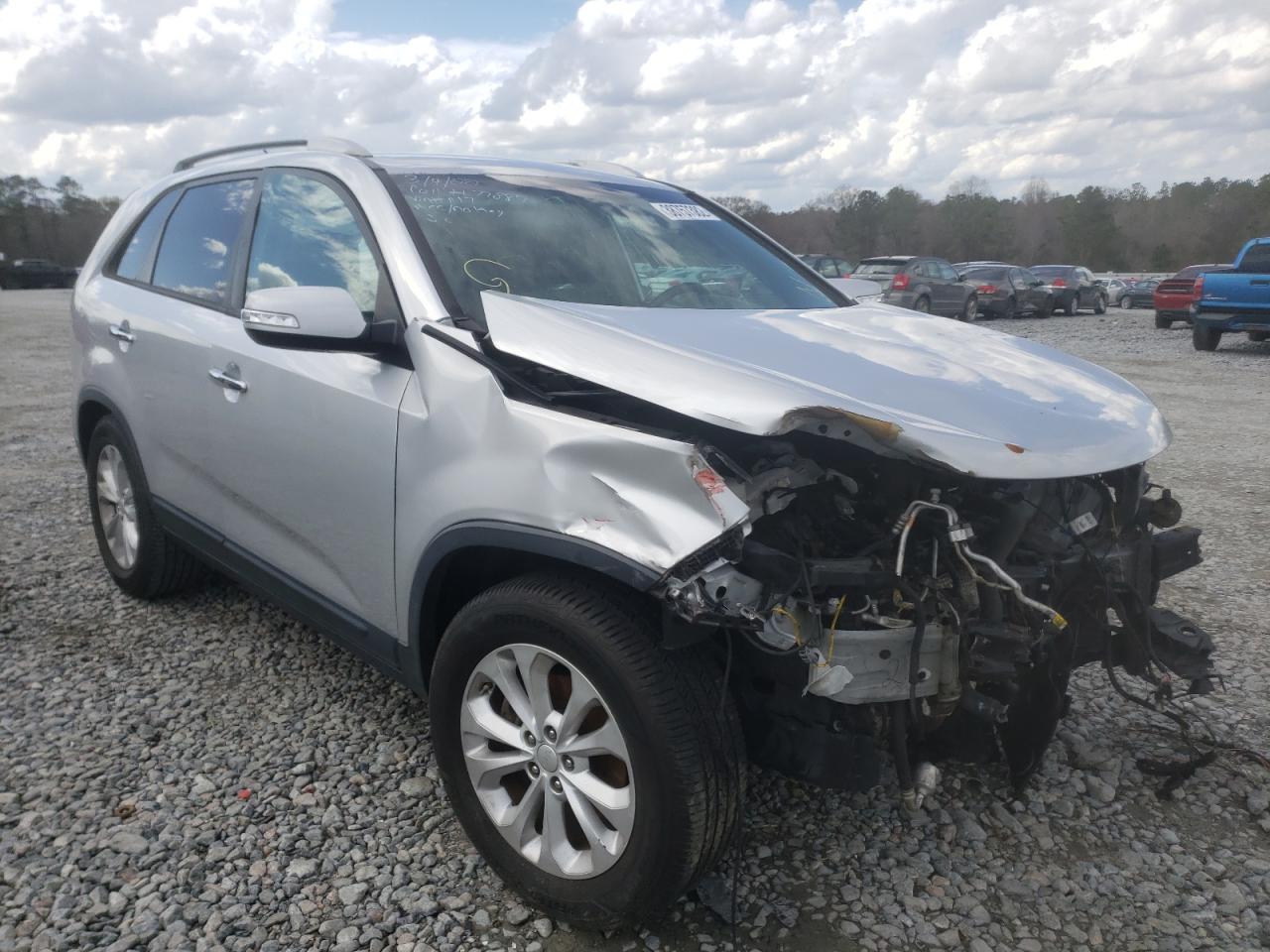 KIA SORENTO EX 2015 with VIN 5XYKU4A78FG551117 - Photo from auction