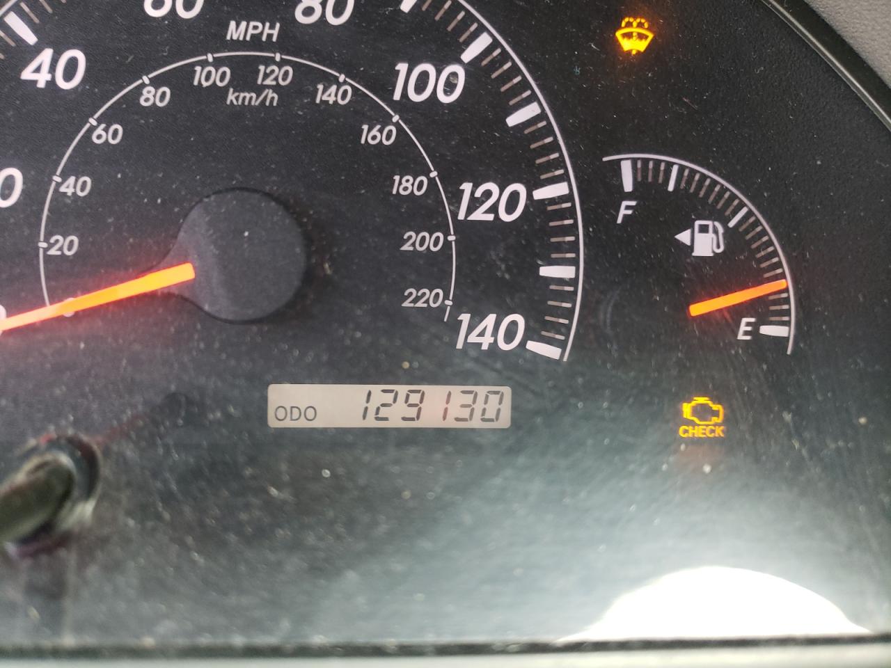 Photo 8 from auction – 2005 TOYOTA CAMRY LE with VIN 4T1BE32K95U952677