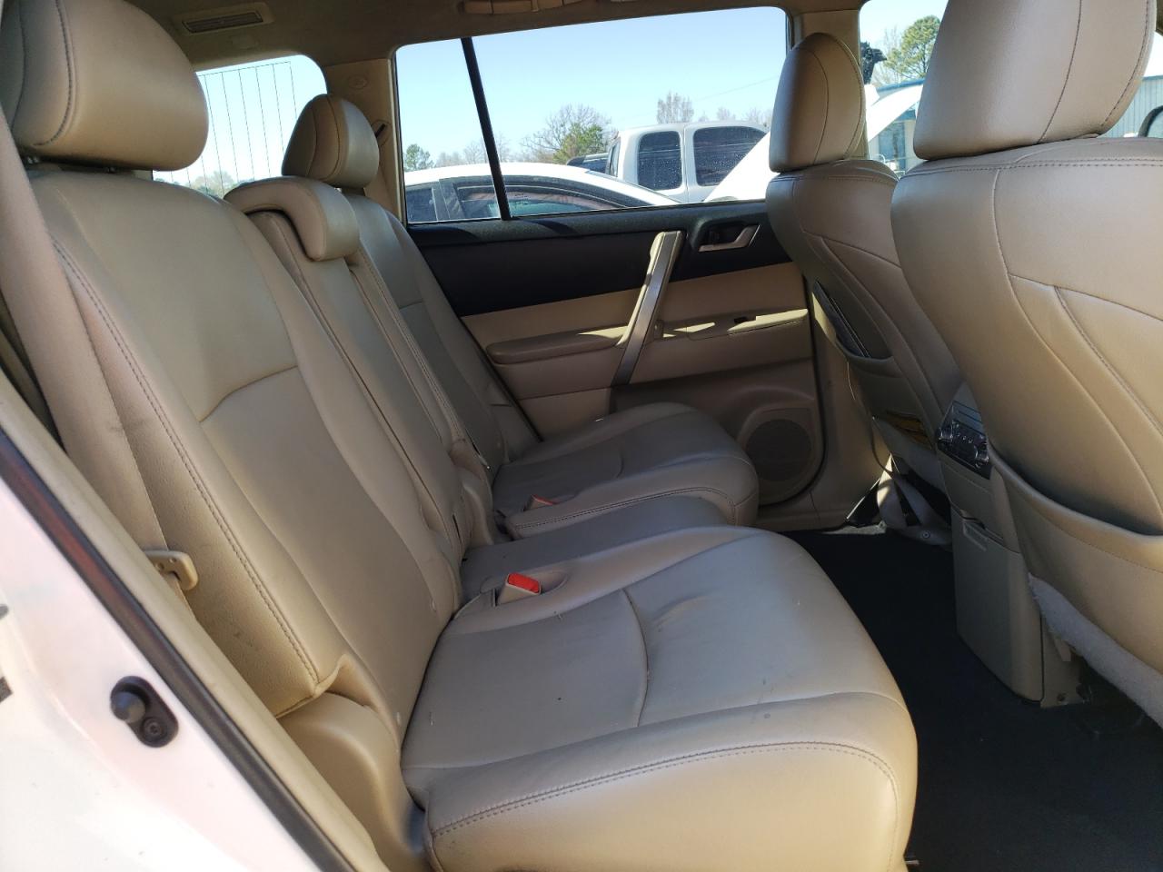 صورة رقم 6 من المزاد - 2012 TOYOTA HIGHLANDER مع VIN 5TDZK3EH6CS058651