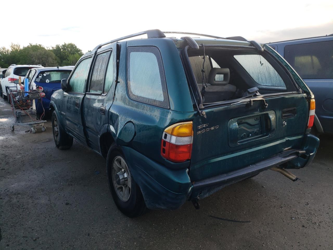 Photo 3 from auction – 1998 ISUZU RODEO S with VIN 4S2CK58W2W4309343