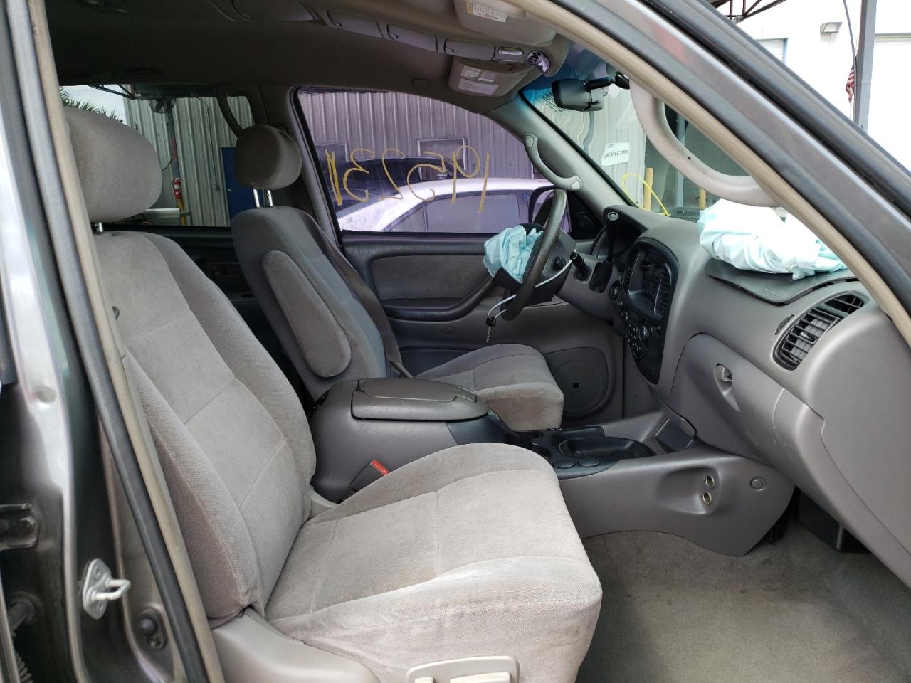 Photo 5 from auction – 2004 TOYOTA *UNKNOWN* with VIN 5TDZT34AX4S208974
