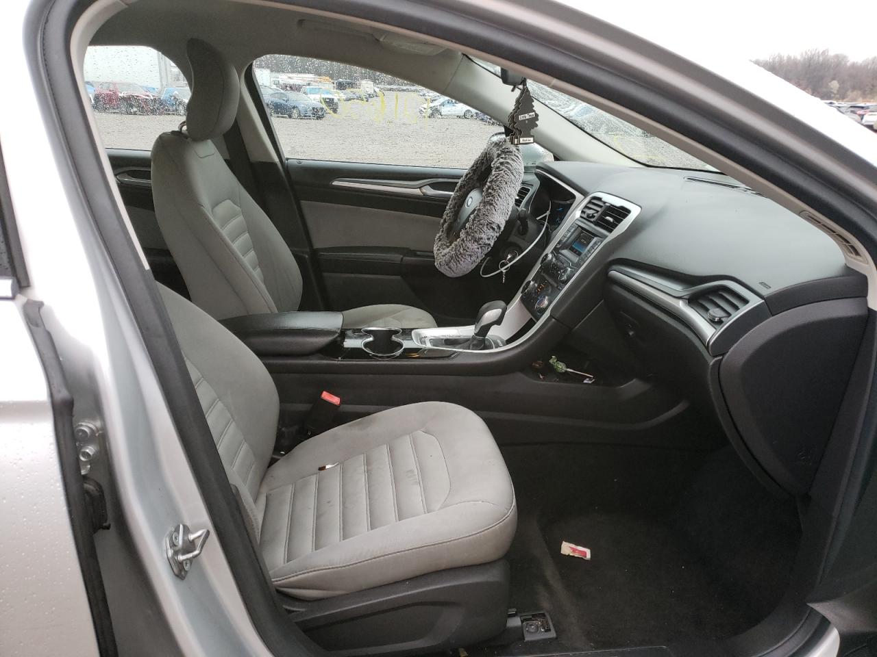 Photo 5 from auction – 2015 FORD FUSION S with VIN 3FA6P0G72FR122690