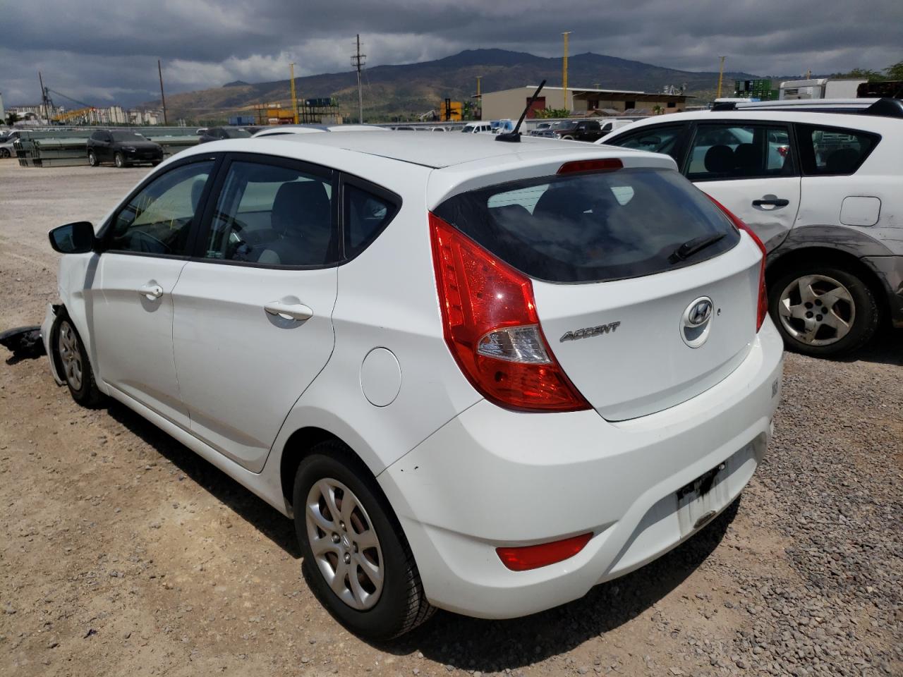 Photo 3 from auction – 2013 HYUNDAI ACCENT GLS with VIN KMHCT5AE3DU107856