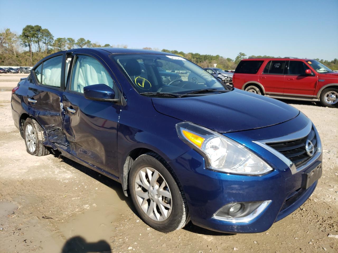 NISSAN VERSA S 2019 with VIN 3N1CN7AP0KL801233 - Photo from auction