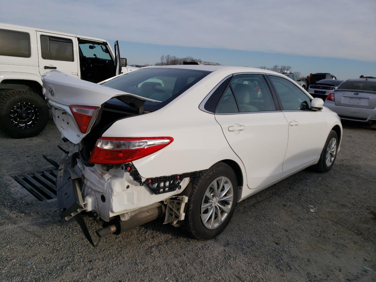 Photo 4 from auction – 2016 TOYOTA CAMRY LE with VIN 4T1BF1FK6GU156872