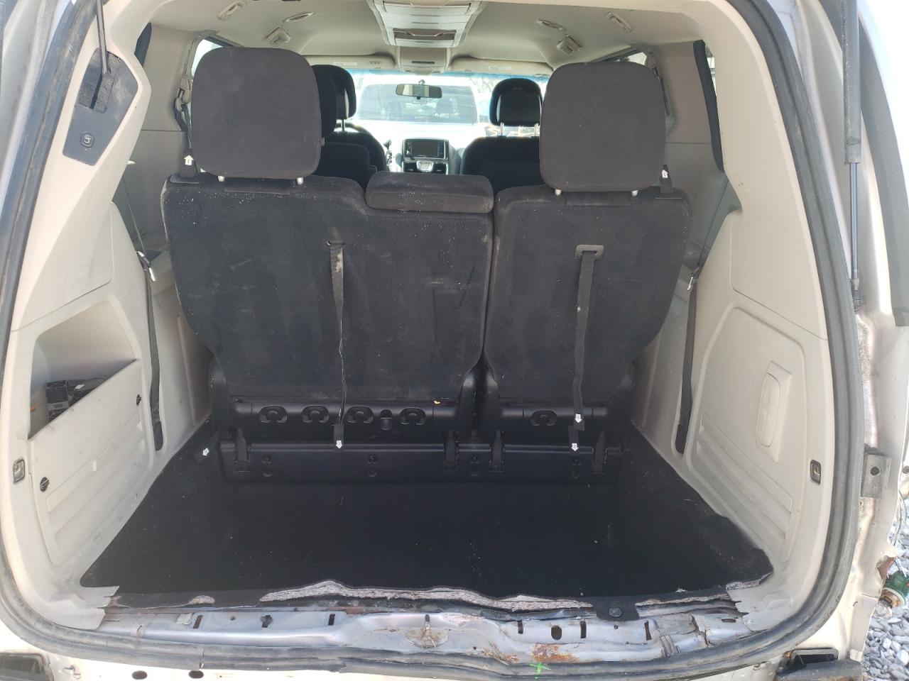 Photo 6 from auction – 2011 CHRYSLER TOWN & COU with VIN 2A4RR5DG1BR665669