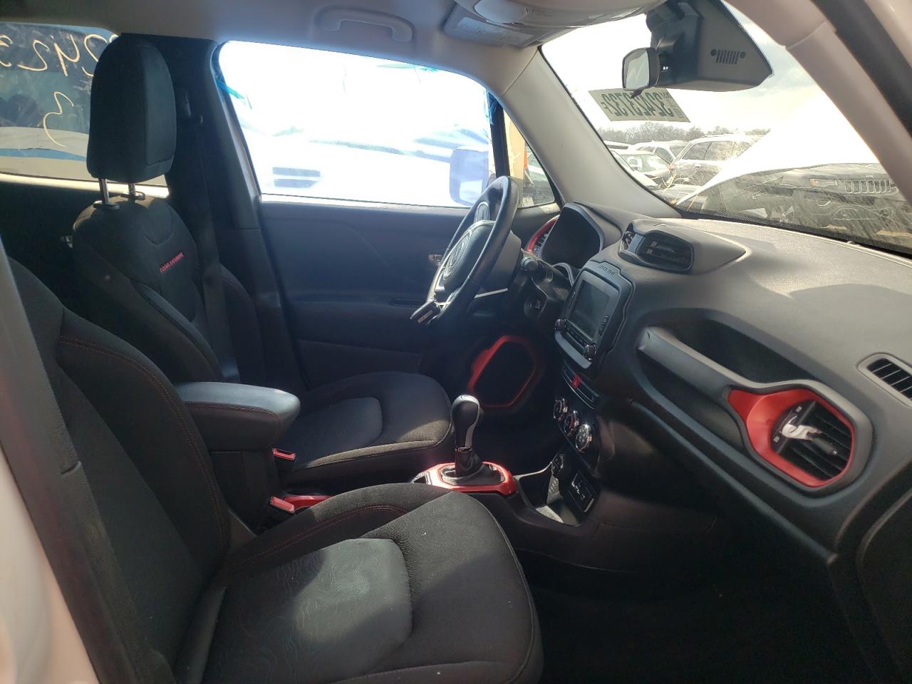 Photo 5 from auction – 2017 JEEP RENEGADE T with VIN ZACCJBCB6HPG57863