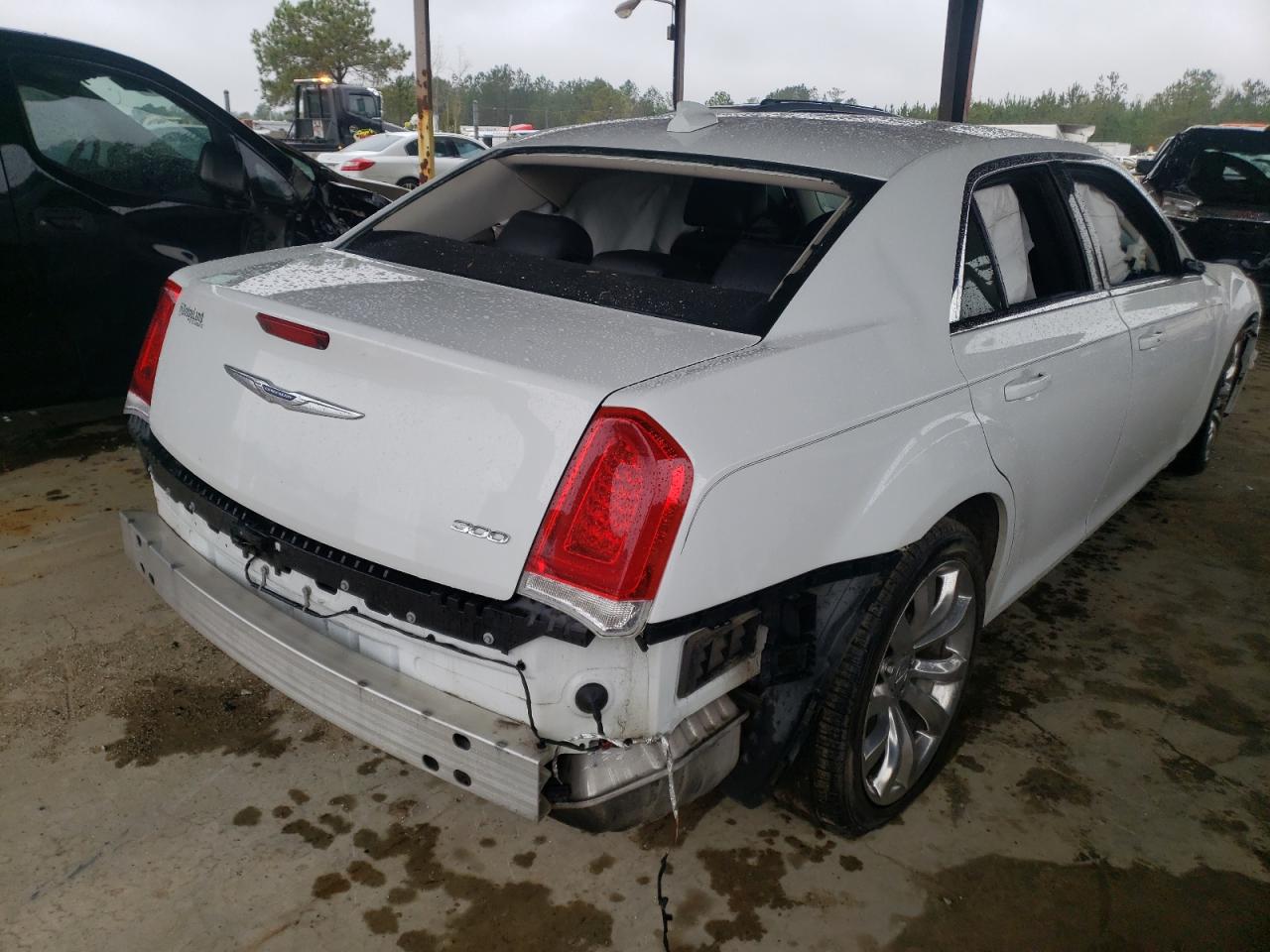 Photo 9 from auction – 2016 CHRYSLER 300 LIMITE with VIN 2C3CCAAG5GH343841