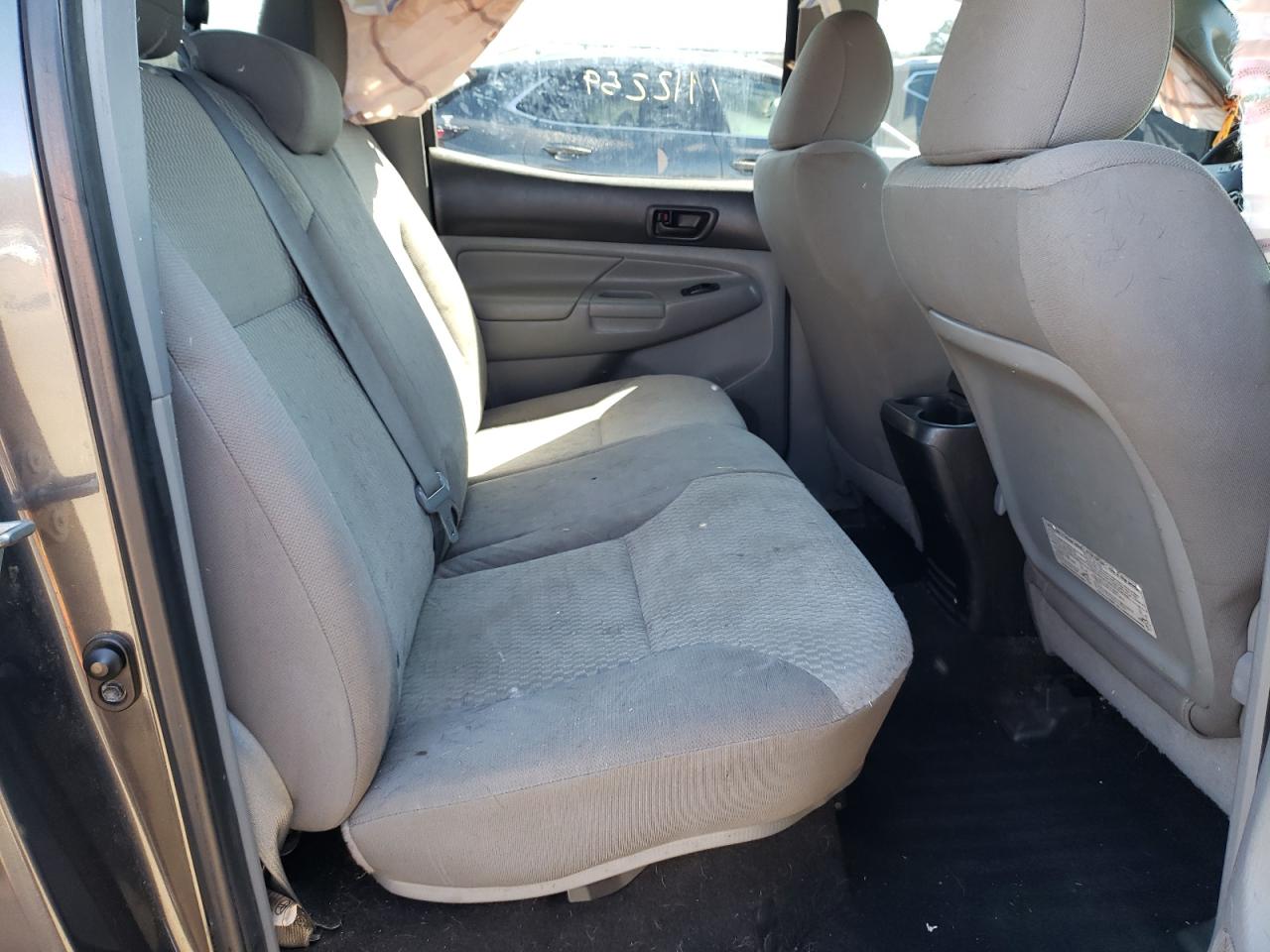 Photo 6 from auction – 2014 TOYOTA TACOMA DOU with VIN 3TMLU4ENXEM160677
