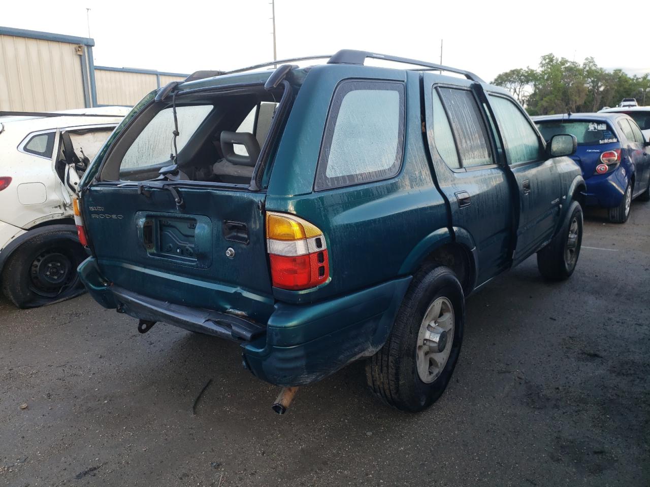 Photo 4 from auction – 1998 ISUZU RODEO S with VIN 4S2CK58W2W4309343