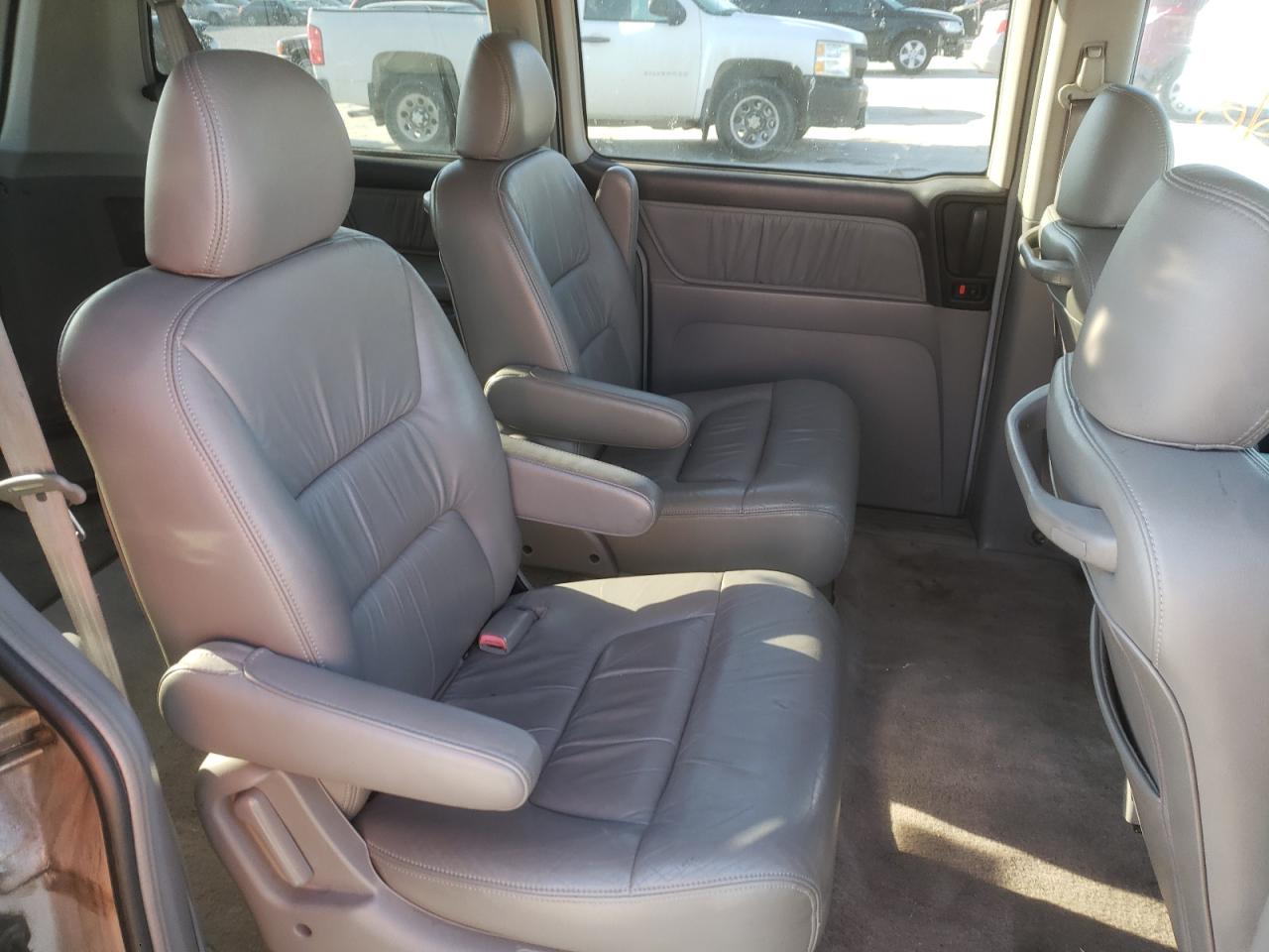 Photo 6 from auction – 2003 HONDA ODYSSEY EX with VIN 5FNRL18093B027714