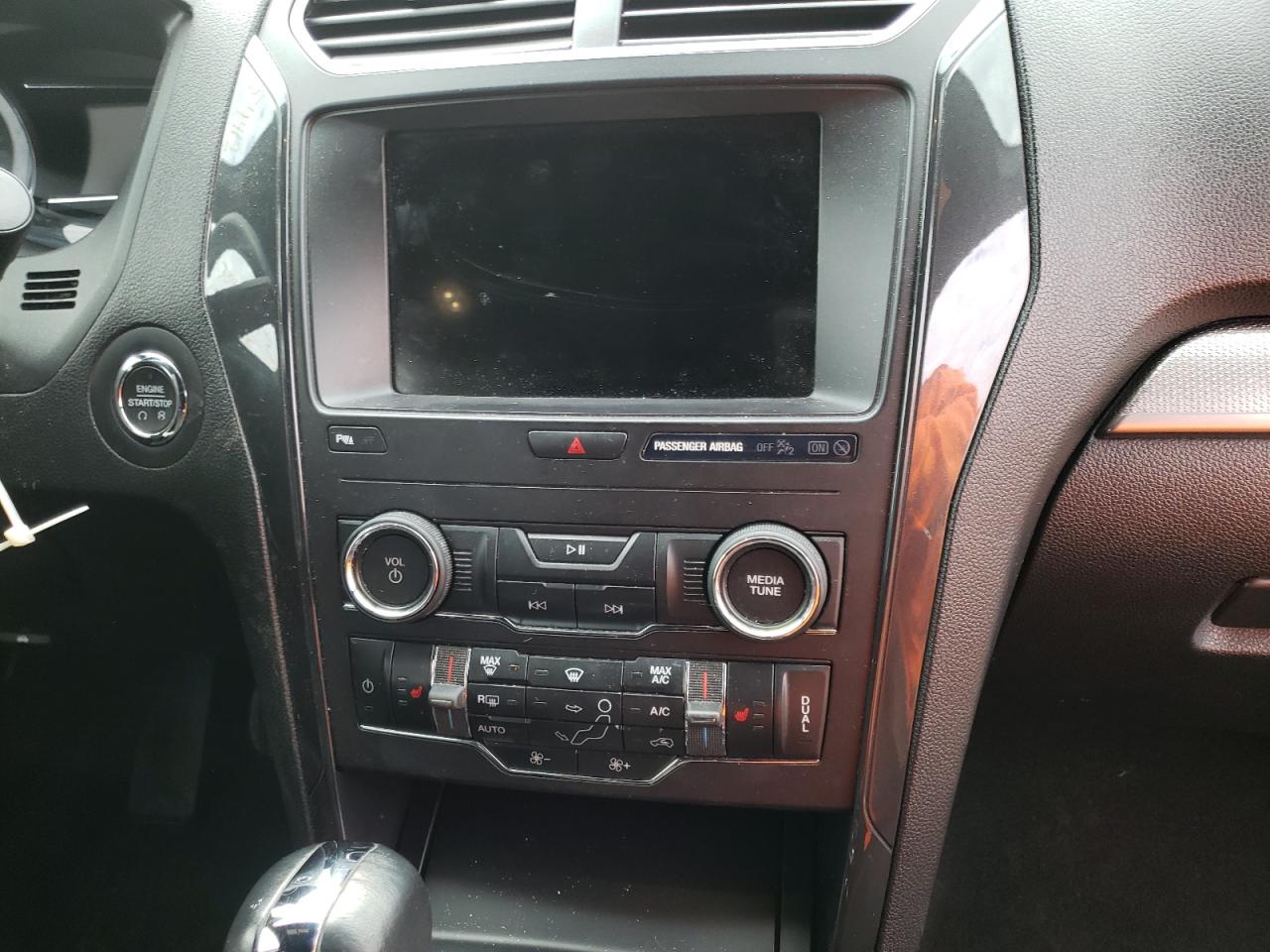 Photo 9 from auction – 2019 FORD EXPLORER X with VIN 1FM5K8D85KGA87415