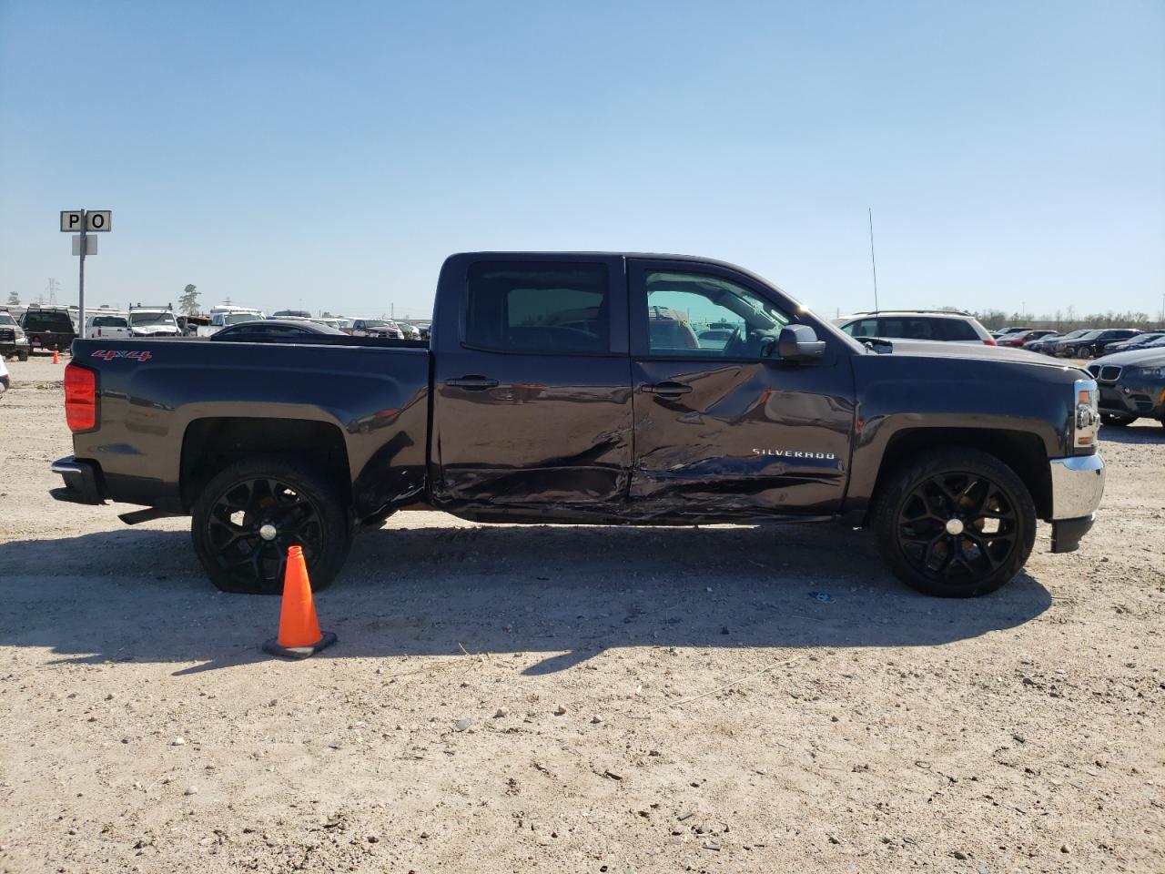 Photo 9 from auction – 2015 CHEVROLET SILVERADO with VIN 3GCUKREC5FG377477