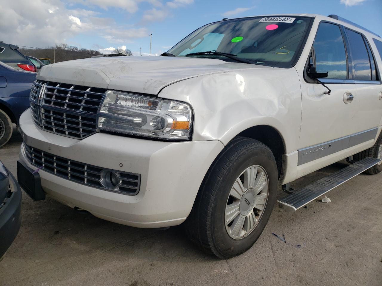 Photo 9 from auction – 2011 LINCOLN NAVIGATOR with VIN 5LMJJ3H53BEJ05634