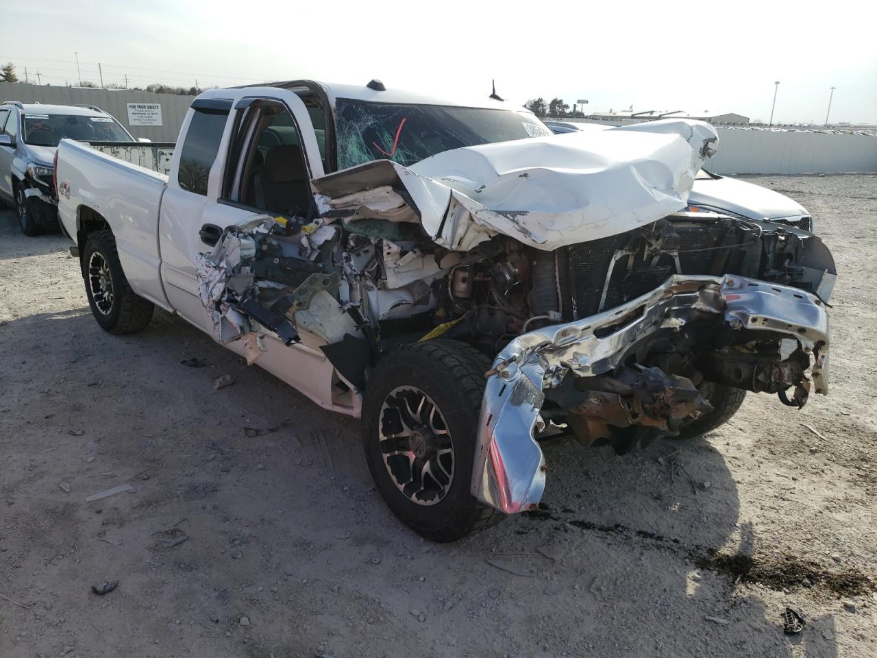 CHEVROLET SILVERADO 2005 with VIN 2GCEK19B251307658 - Photo from auction