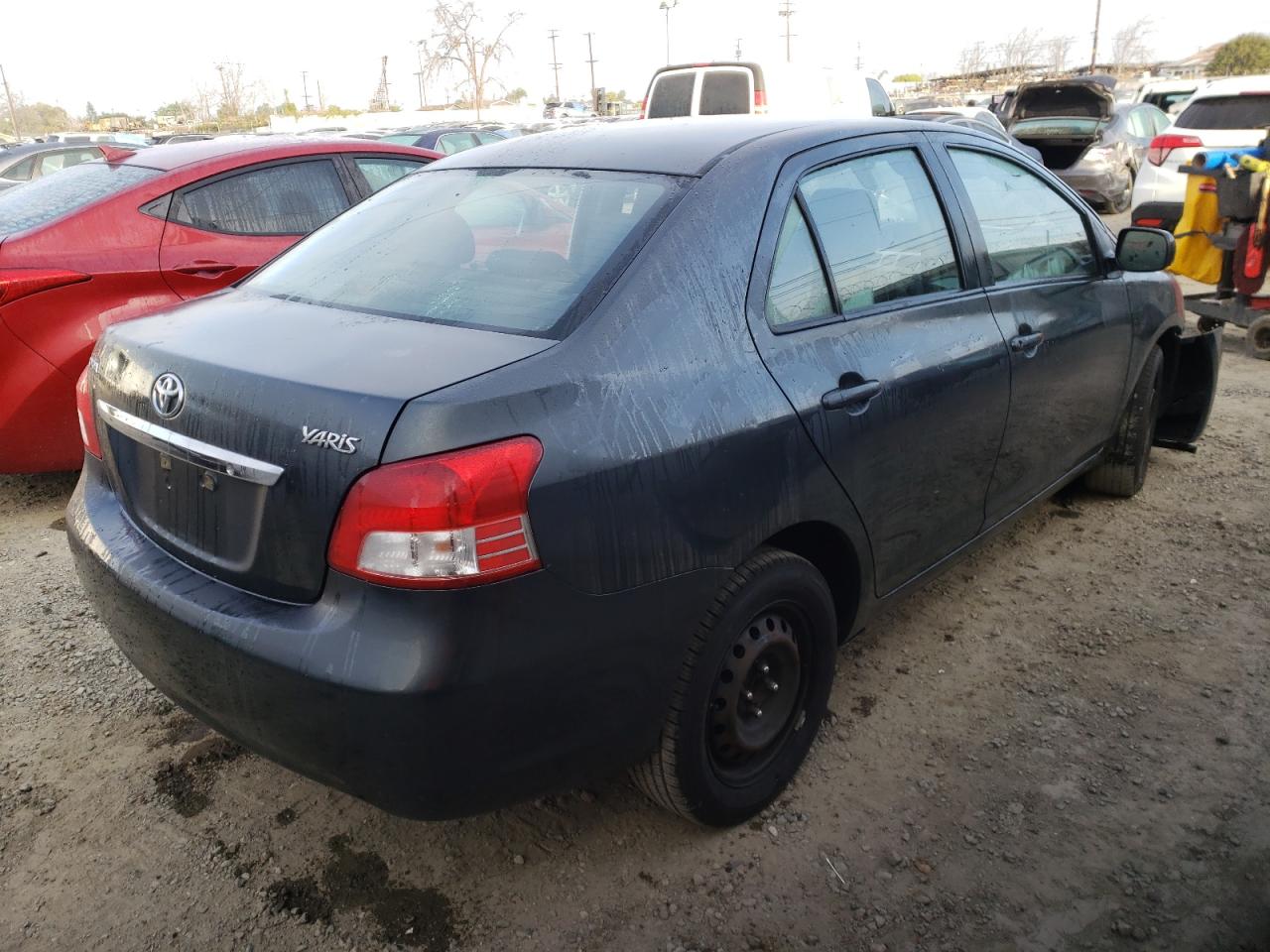Photo 4 from auction – 2011 TOYOTA YARIS with VIN JTDBT4K31B4083657