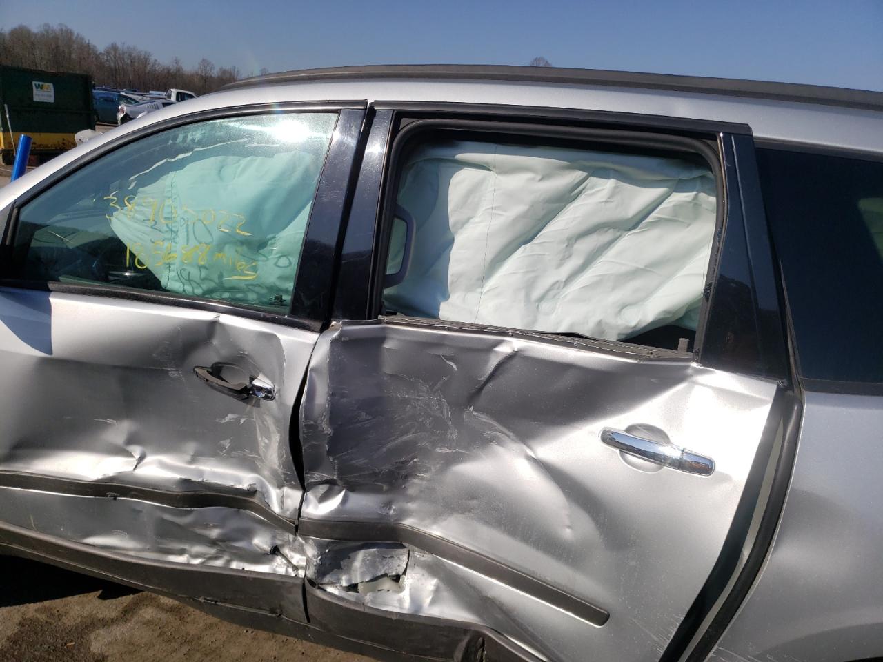 Photo 10 from auction – 2012 CHEVROLET TRAVERSE L with VIN 1GNKREEDXCJ419891