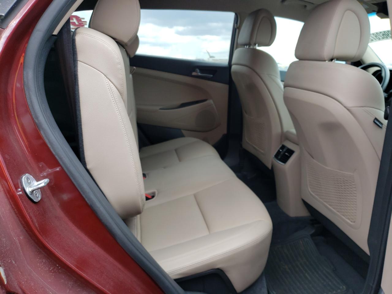 Photo 6 from auction – 2016 HYUNDAI TUCSON LIM with VIN KM8J33A21GU151604