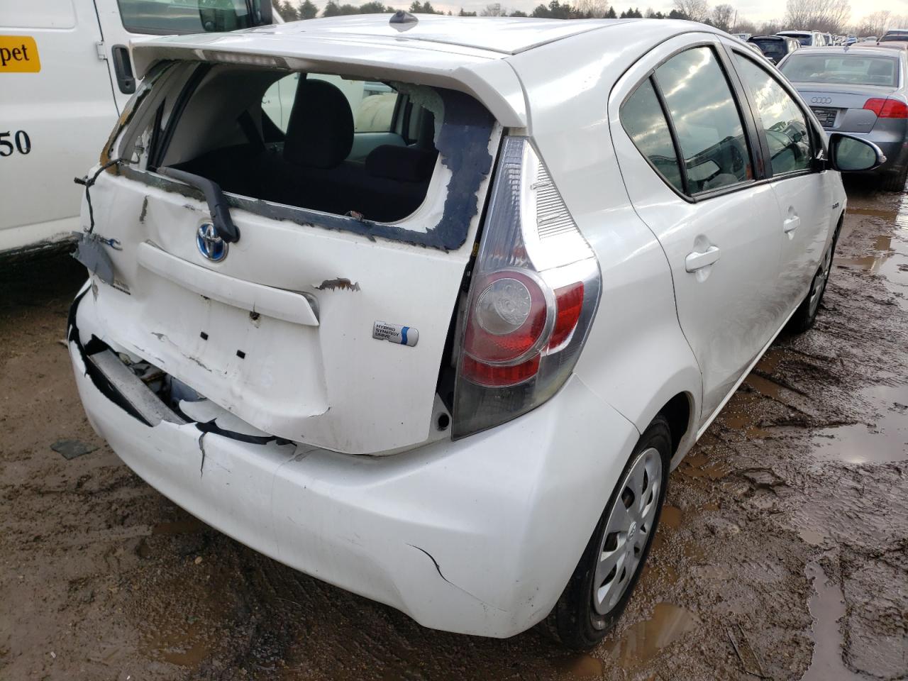 Photo 4 from auction – 2013 TOYOTA PRIUS C with VIN JTDKDTB32D1552282