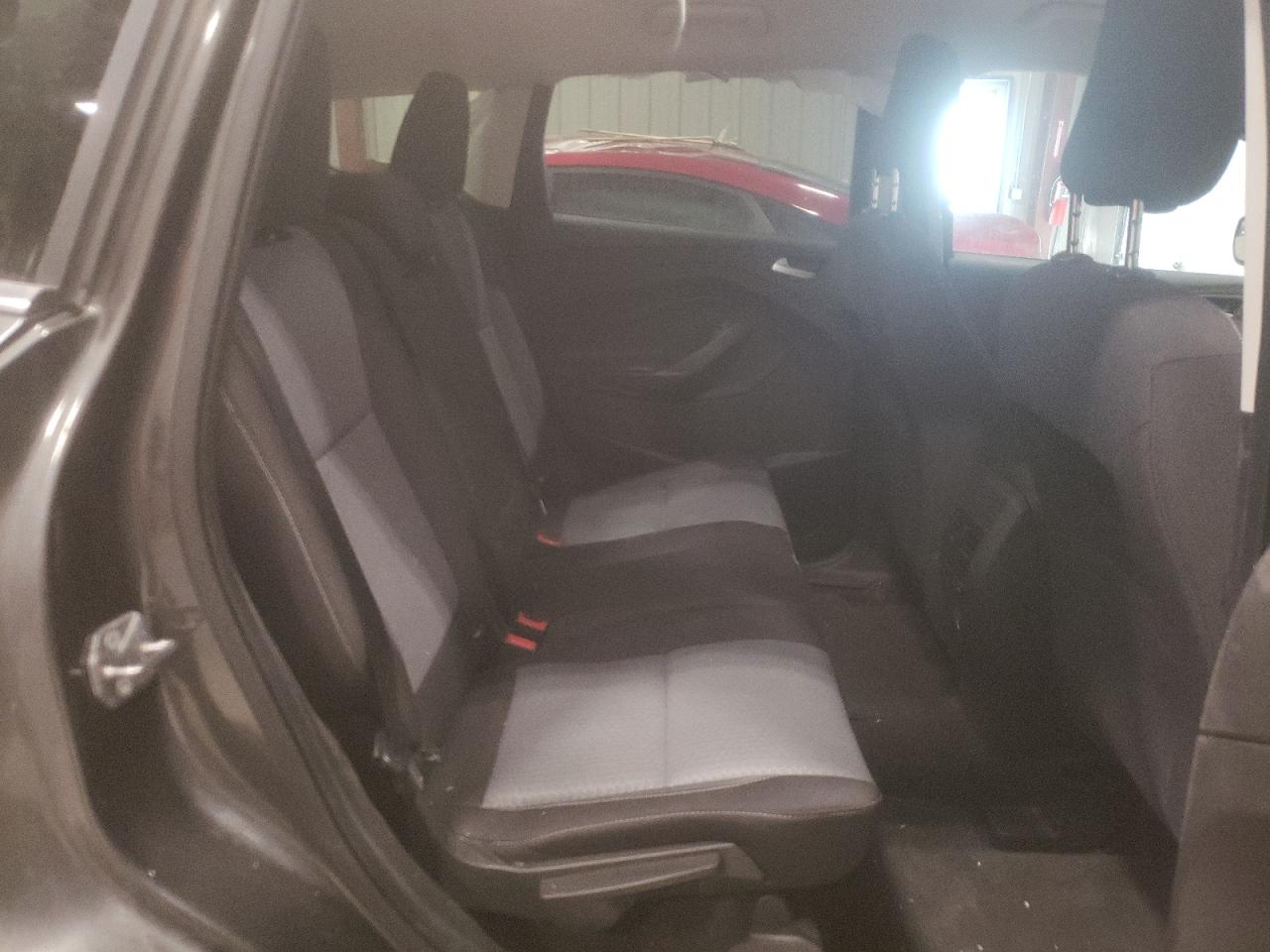 Photo 6 from auction – 2019 FORD ESCAPE SE with VIN 1FMCU9GD1KUB22341