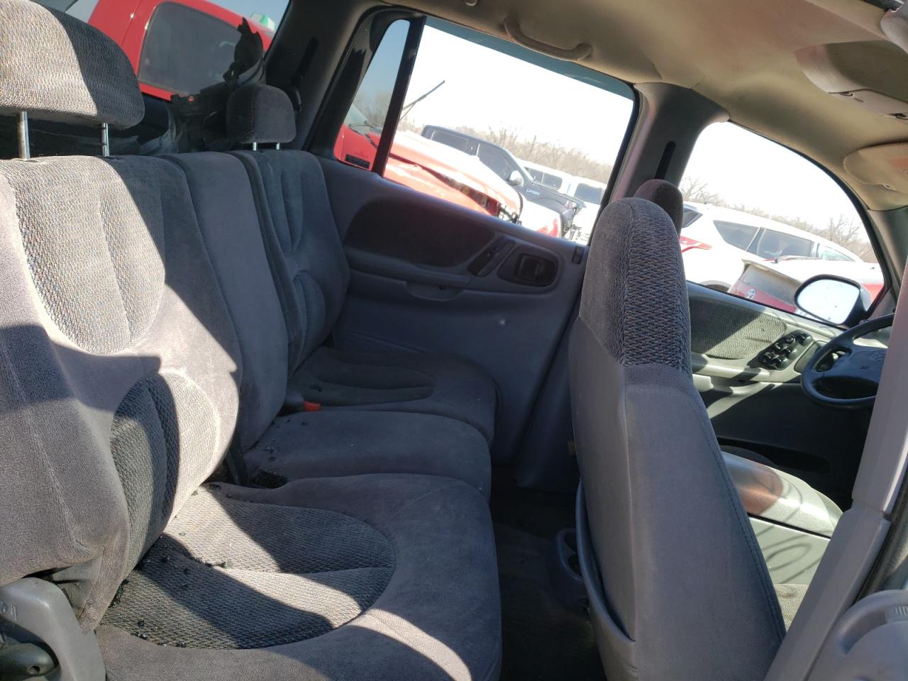 Photo 6 from auction – 1998 DODGE DURANGO with VIN 1B4HS28Y4WF144141