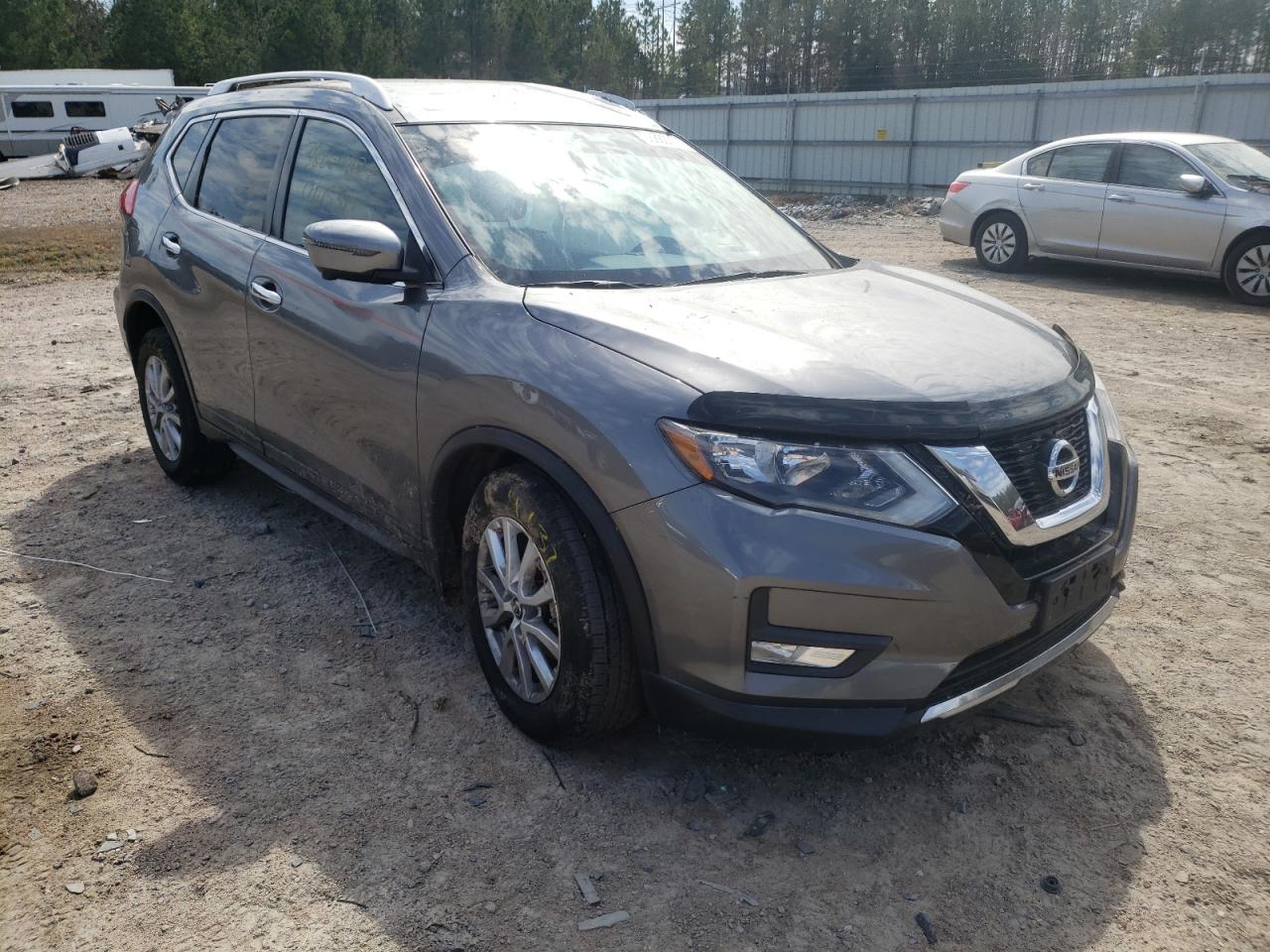 NISSAN ROGUE S 2017 with VIN KNMAT2MT3HP508073 - Photo from auction