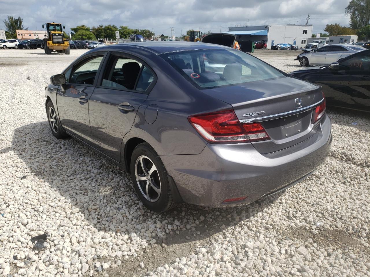 Photo 3 from auction – 2015 HONDA CIVIC SE with VIN 19XFB2F77FE022212
