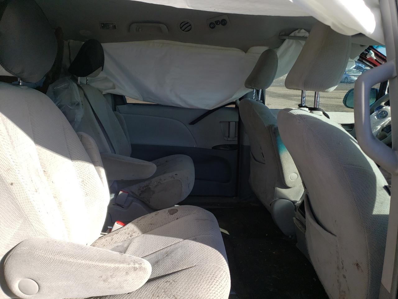 Photo 6 from auction – 2011 TOYOTA SIENNA BAS with VIN 5TDKA3DC9BS002972
