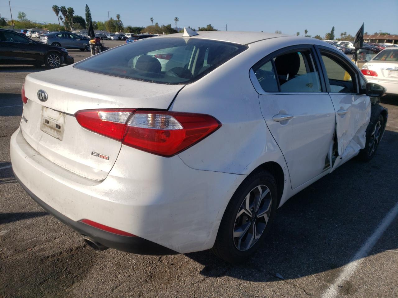 Photo 4 from auction – 2016 KIA FORTE EX with VIN KNAFX4A80G5450727