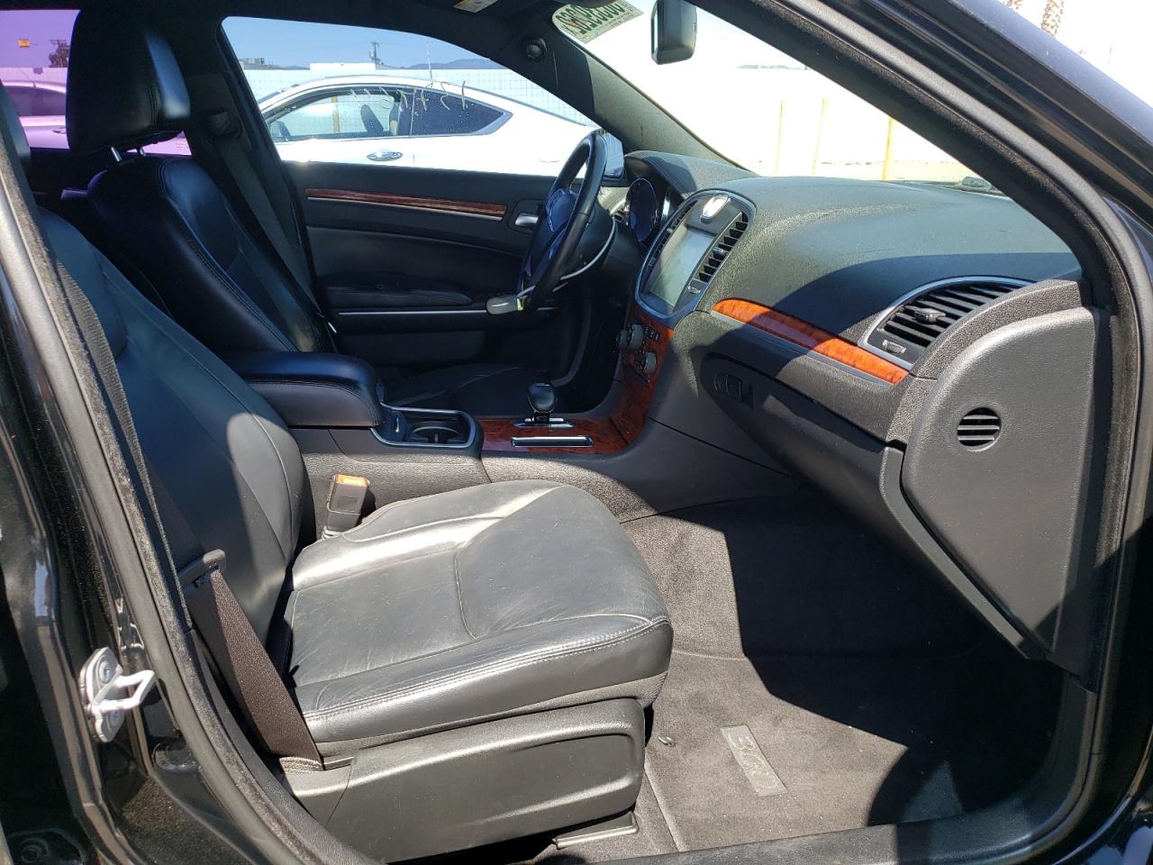 Photo 5 from auction – 2014 CHRYSLER 300 with VIN 2C3CCAAG8EH276259