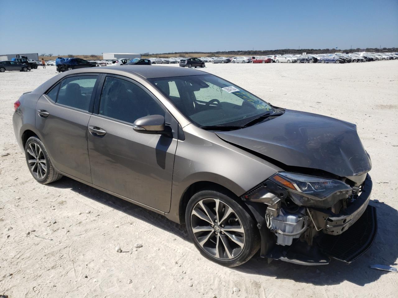 TOYOTA COROLLA L 2018 with VIN 5YFBURHE9JP751719 - Photo from auction
