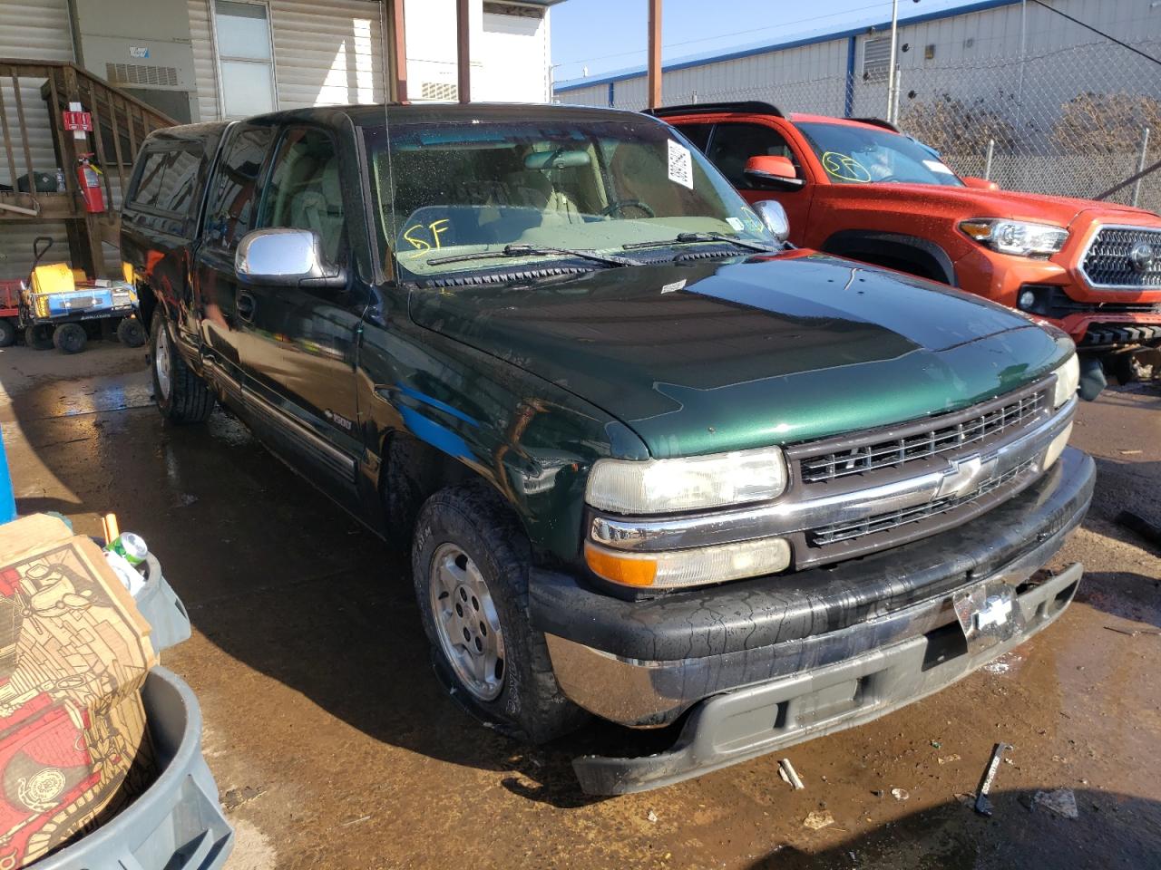 CHEVROLET silverado 2001 with VIN 2GCEC19V511116351 - Photo from auction