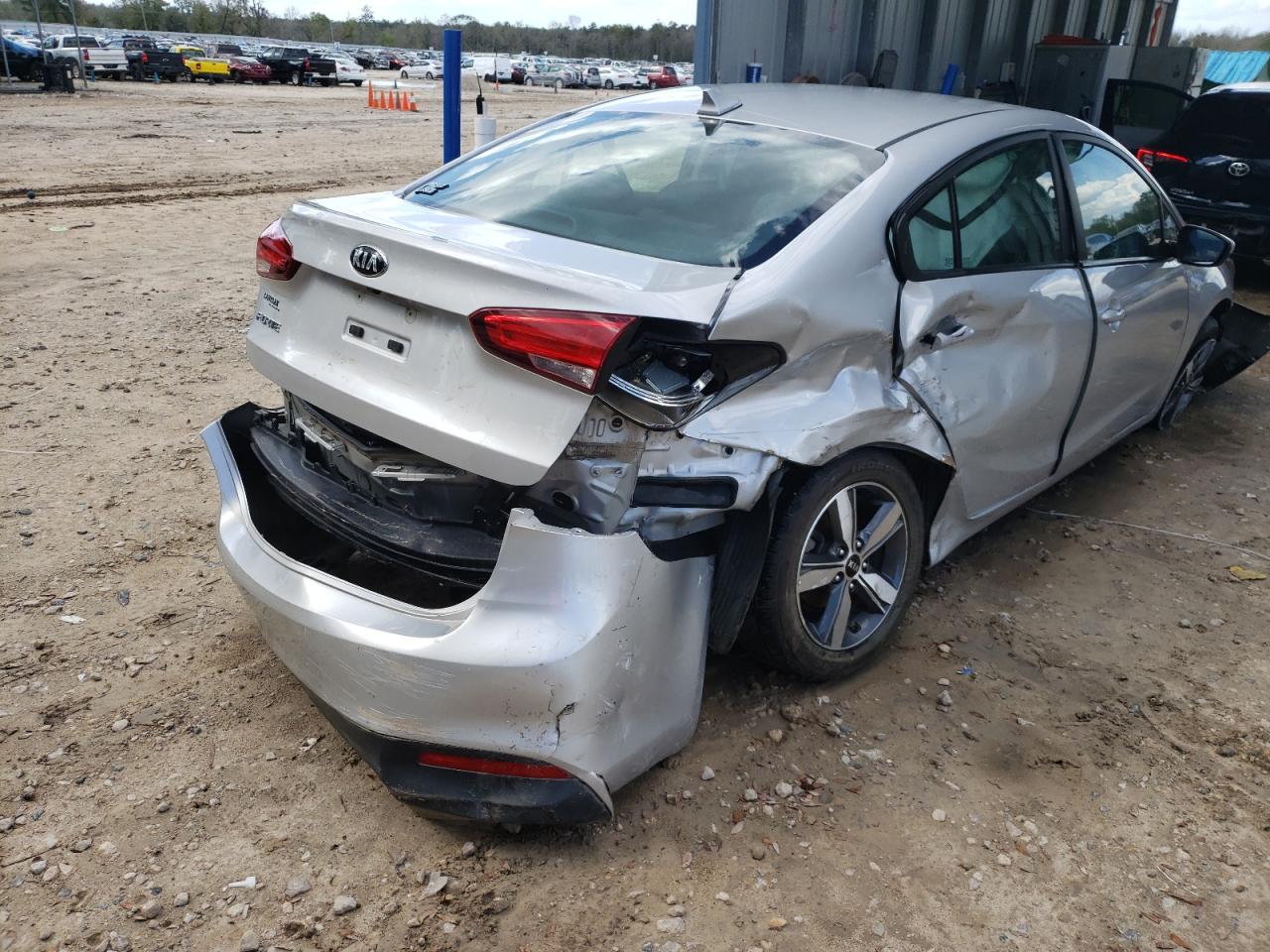 Photo 9 from auction – 2018 KIA FORTE LX with VIN 3KPFL4A72JE264723