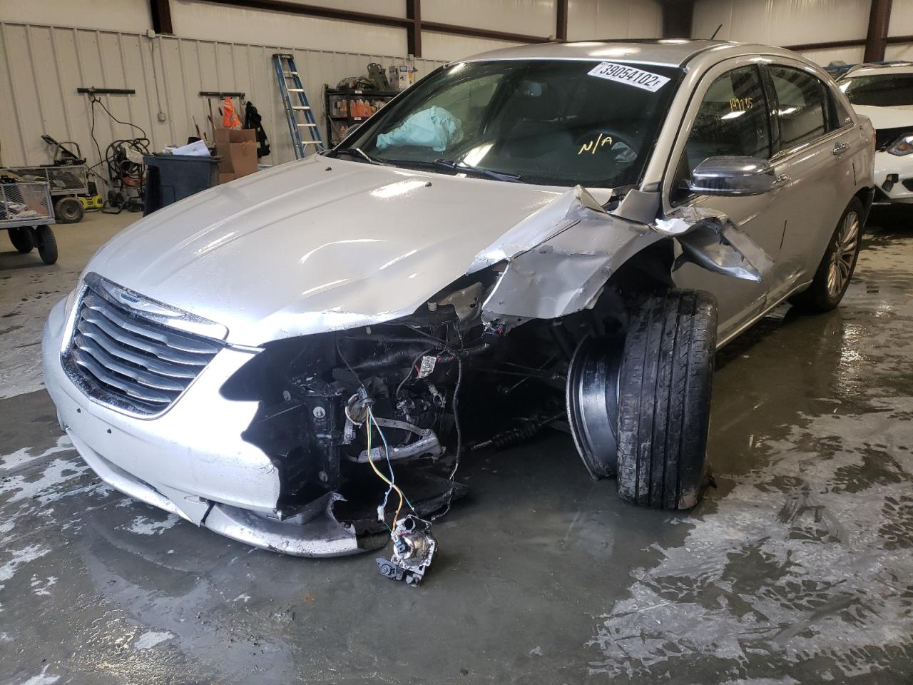 Photo 2 from auction – 2012 CHRYSLER 200 LIMITE with VIN 1C3CCBCG3CN113171