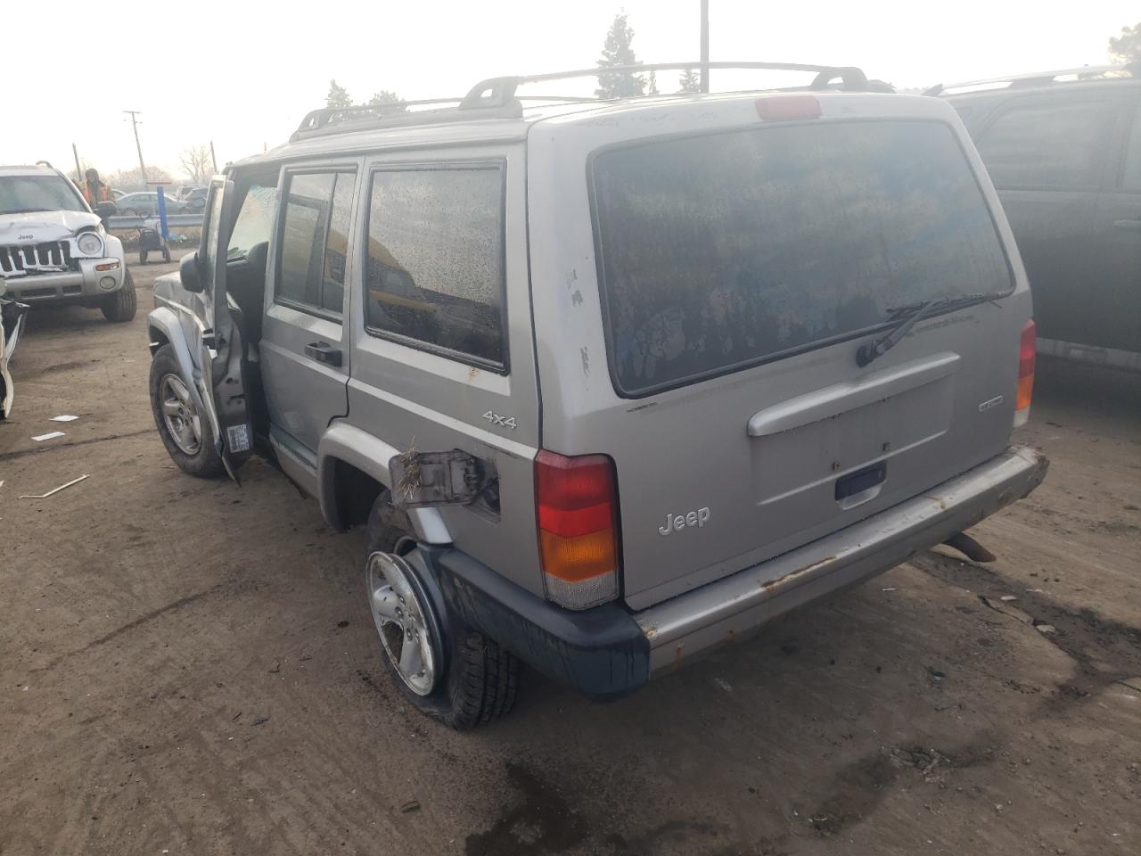 Photo 3 from auction – 2000 JEEP CHEROKEE S with VIN 1J4FF48S2YL267411
