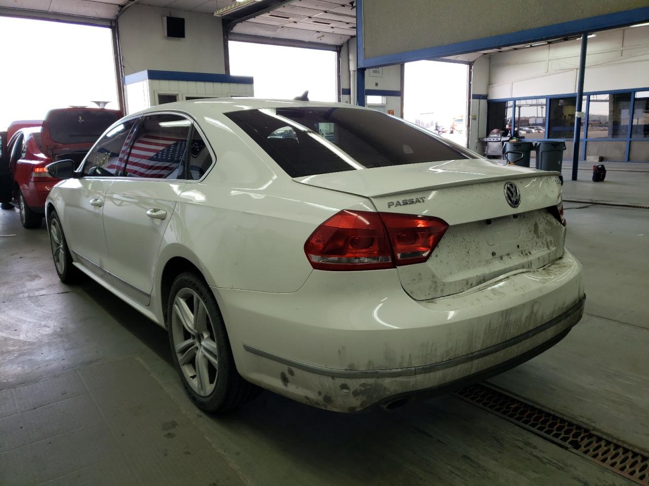 Photo 3 from auction – 2012 VOLKSWAGEN PASSAT SEL with VIN 1VWCN7A32CC005751