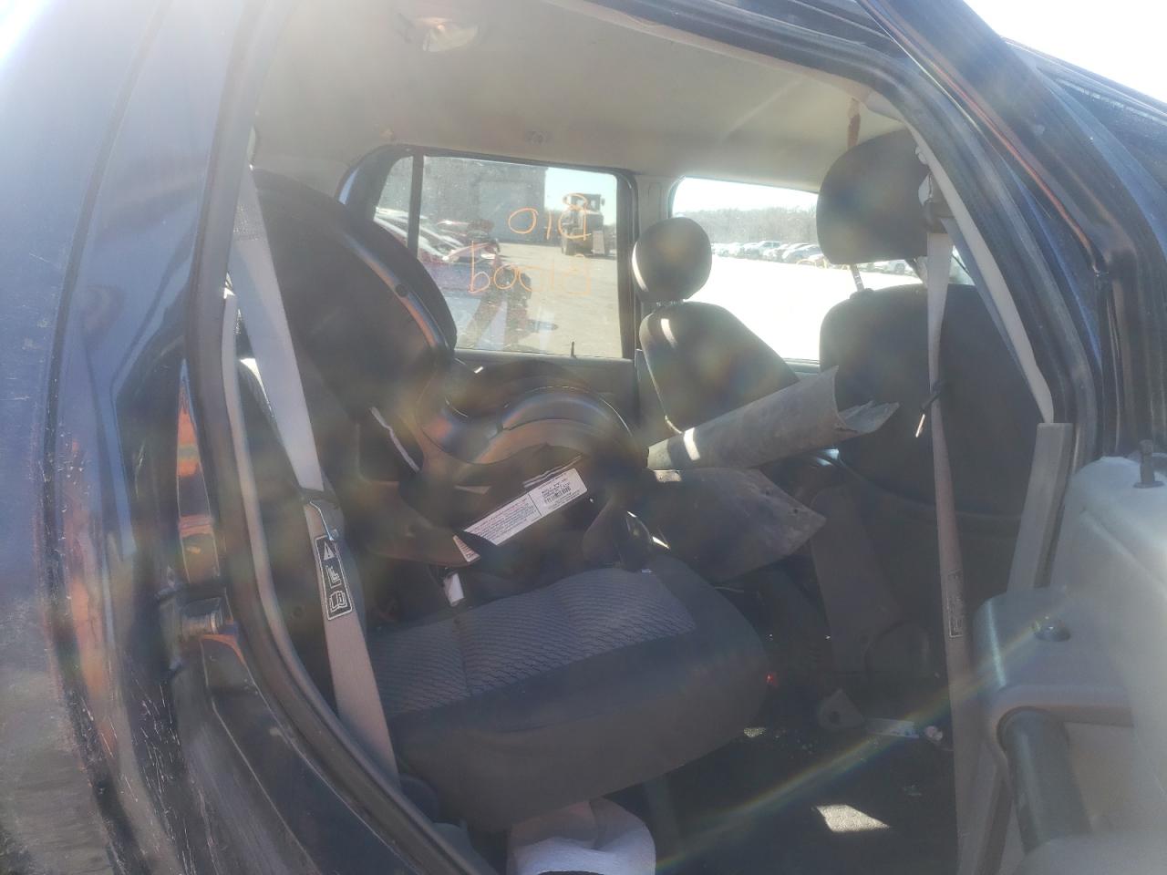 Photo 6 from auction – 2003 FORD EXPLORER S with VIN 1FMZU77E03UC07633