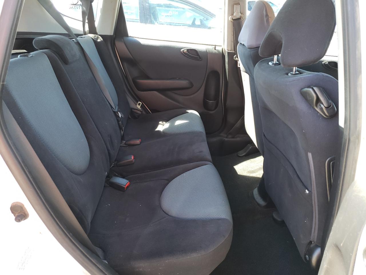 Photo 6 from auction – 2007 HONDA FIT S with VIN JHMGD38627S017151