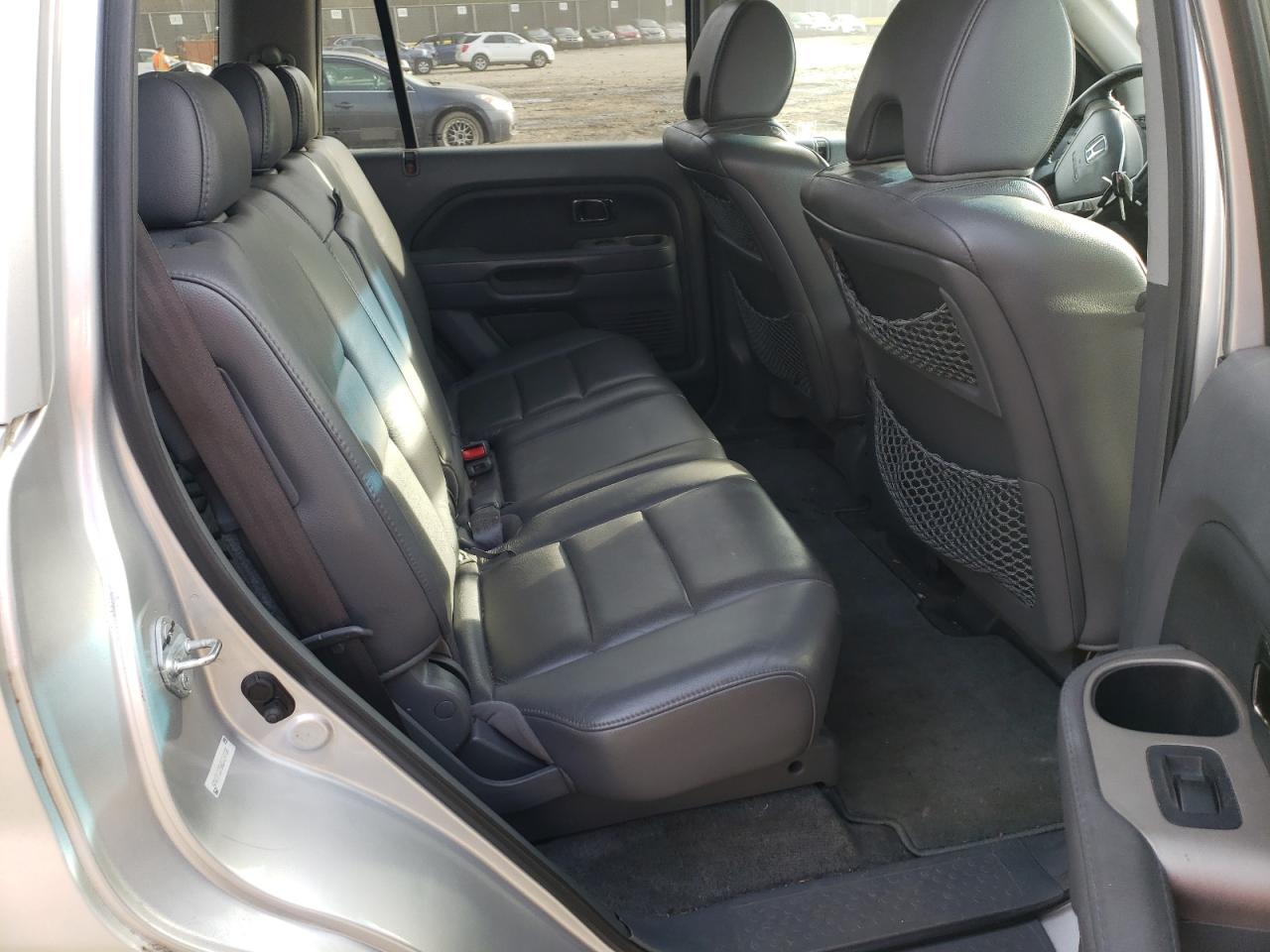 Photo 6 from auction – 2006 HONDA PILOT EX with VIN 5FNYF18756B024958