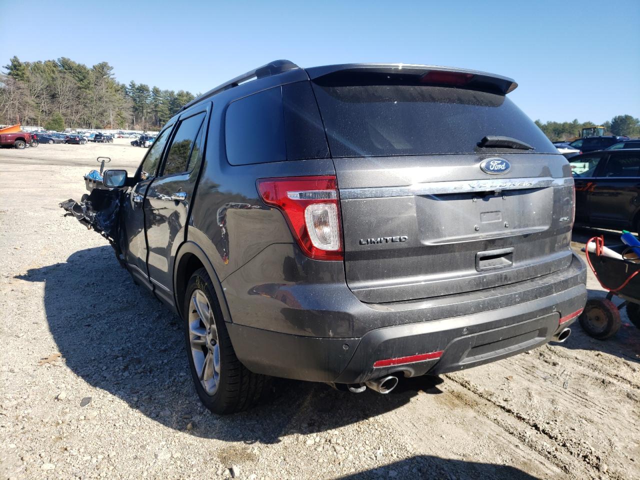 Photo 3 from auction – 2015 FORD EXPLORER L with VIN 1FM5K8F84FGB75195